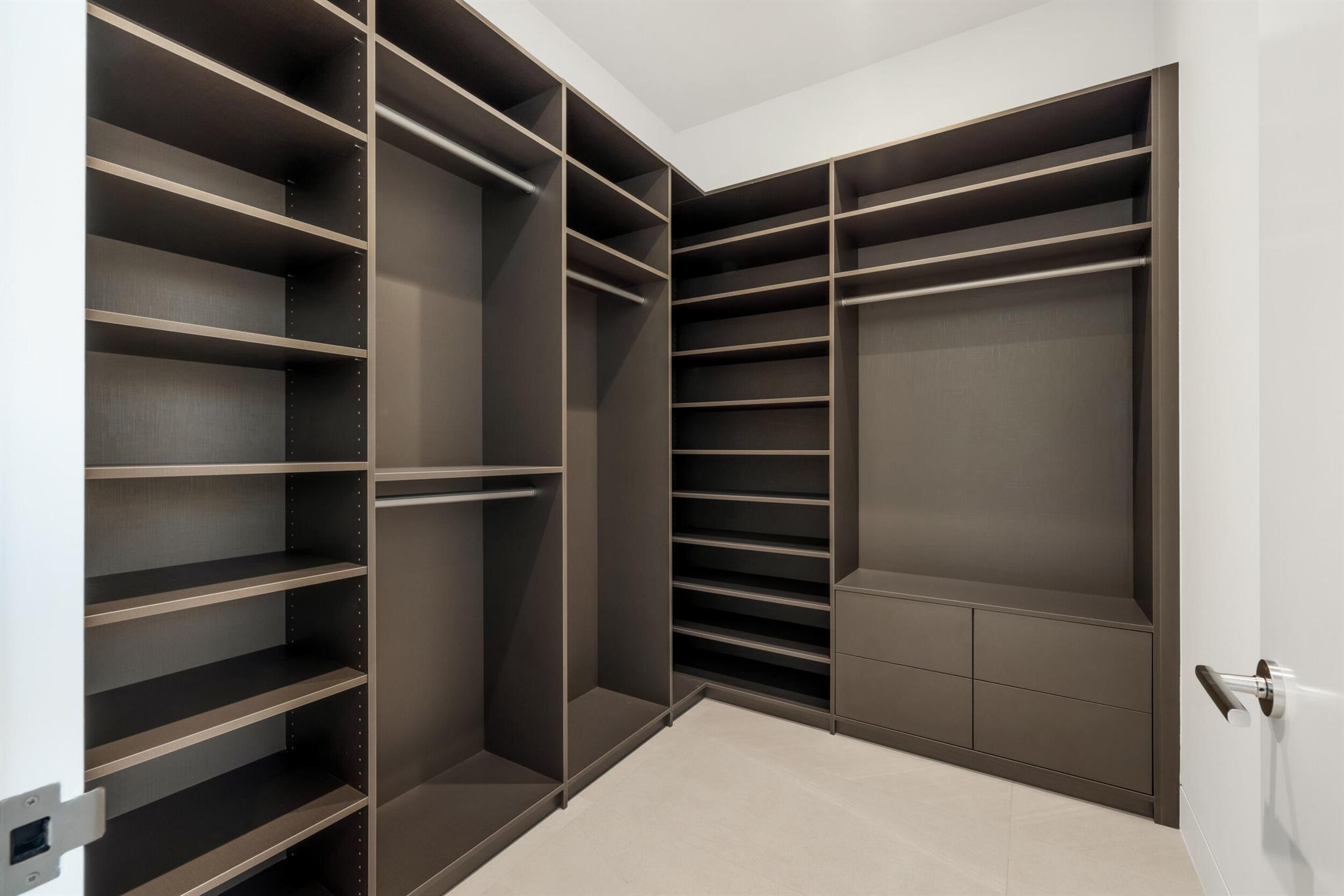 PANTHER NATIONAL AT AVENI - Residential