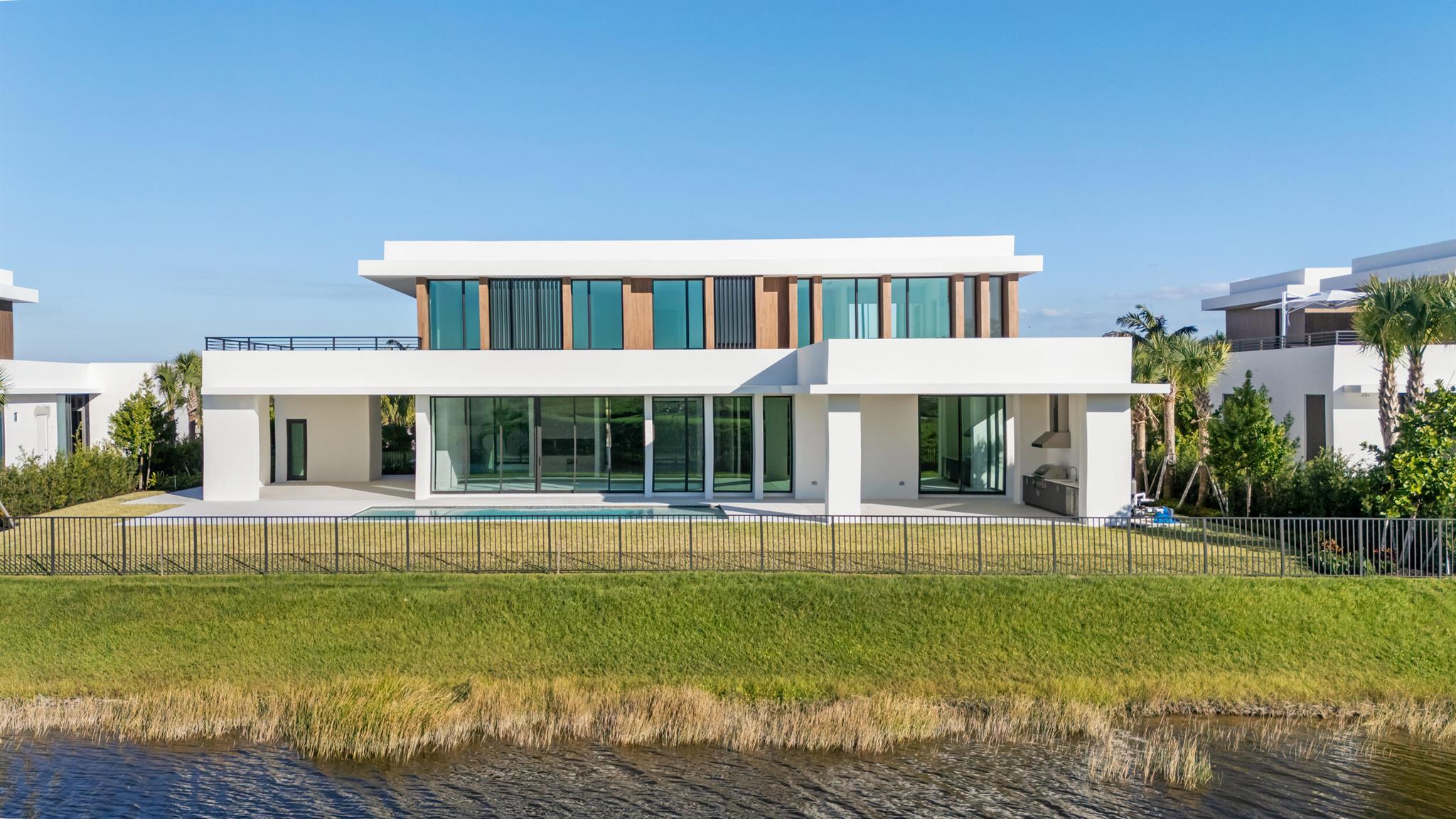 PANTHER NATIONAL AT AVENI - Residential