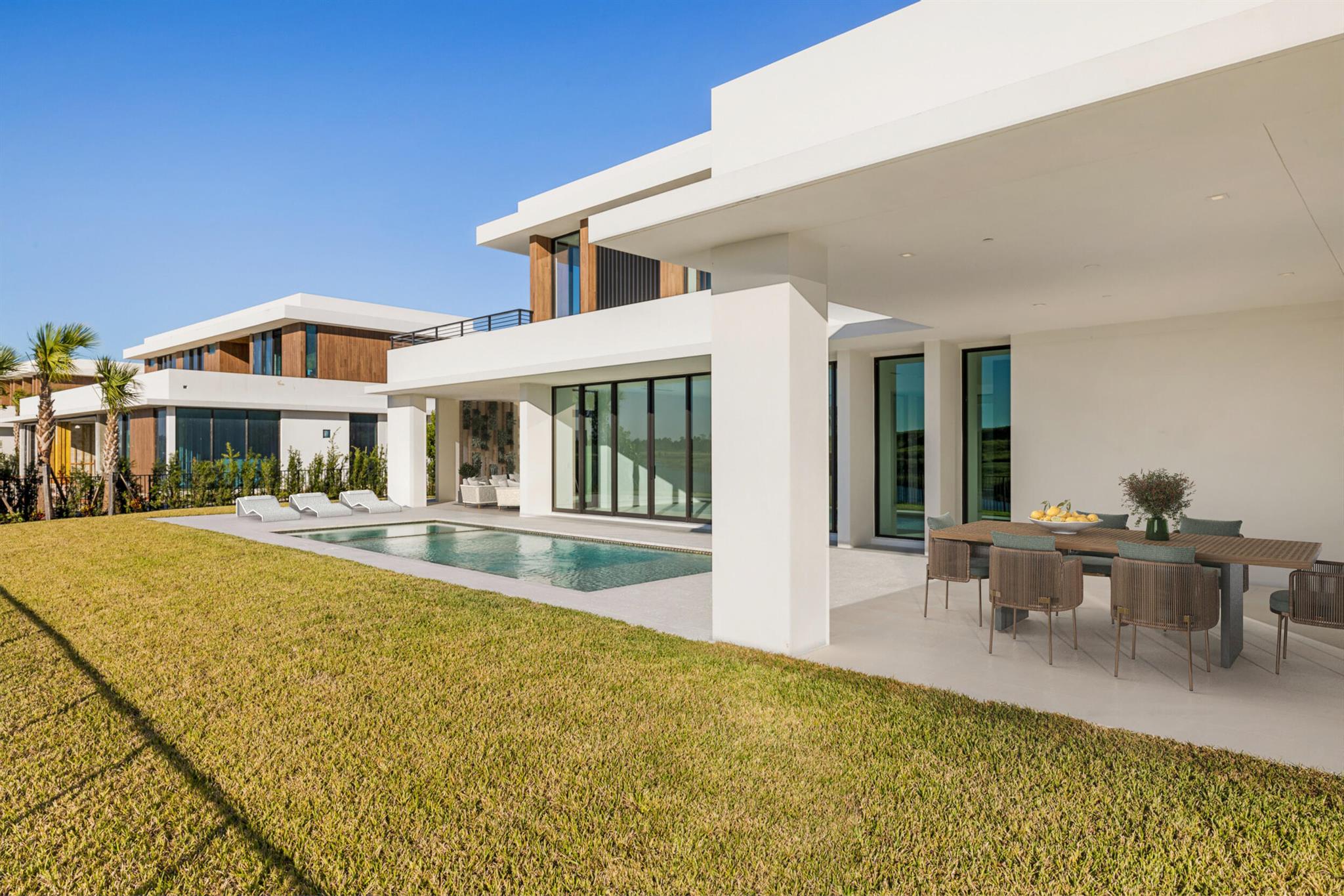 PANTHER NATIONAL AT AVENI - Residential