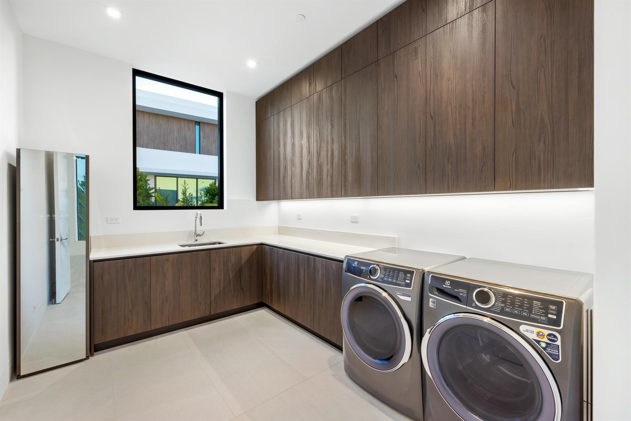 PANTHER NATIONAL AT AVENI - Residential