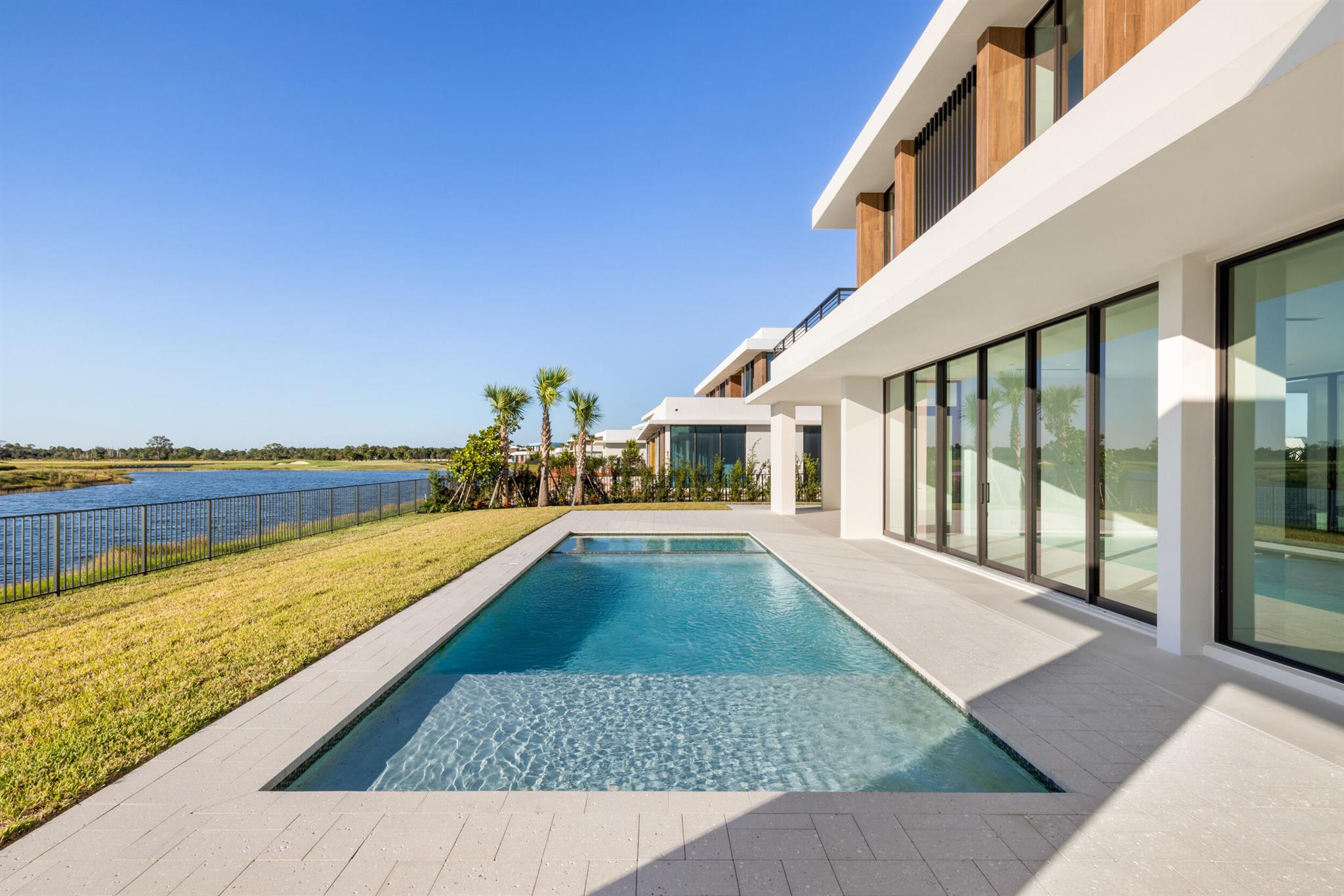 PANTHER NATIONAL AT AVENI - Residential