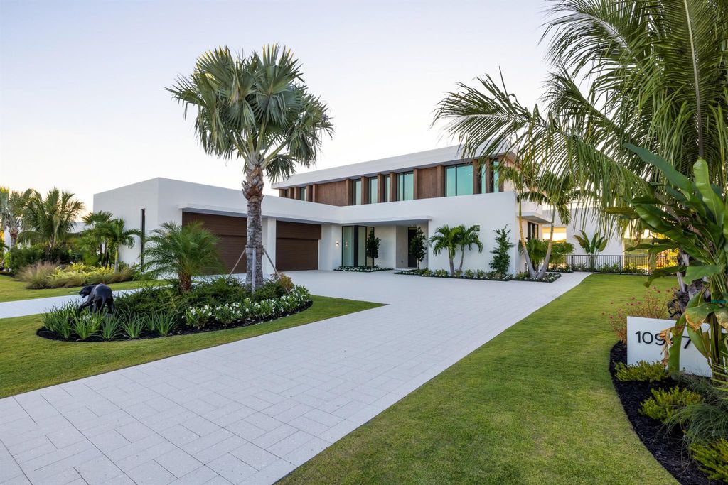 Photo of 10947 Monte Rosa Drive, Palm Beach Gardens, FL 33412 (MLS # R11142086)