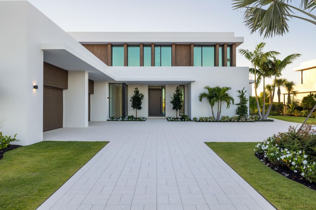 Photo of 10947 Monte Rosa Drive, Palm Beach Gardens, FL 33412 (MLS # R11142086)