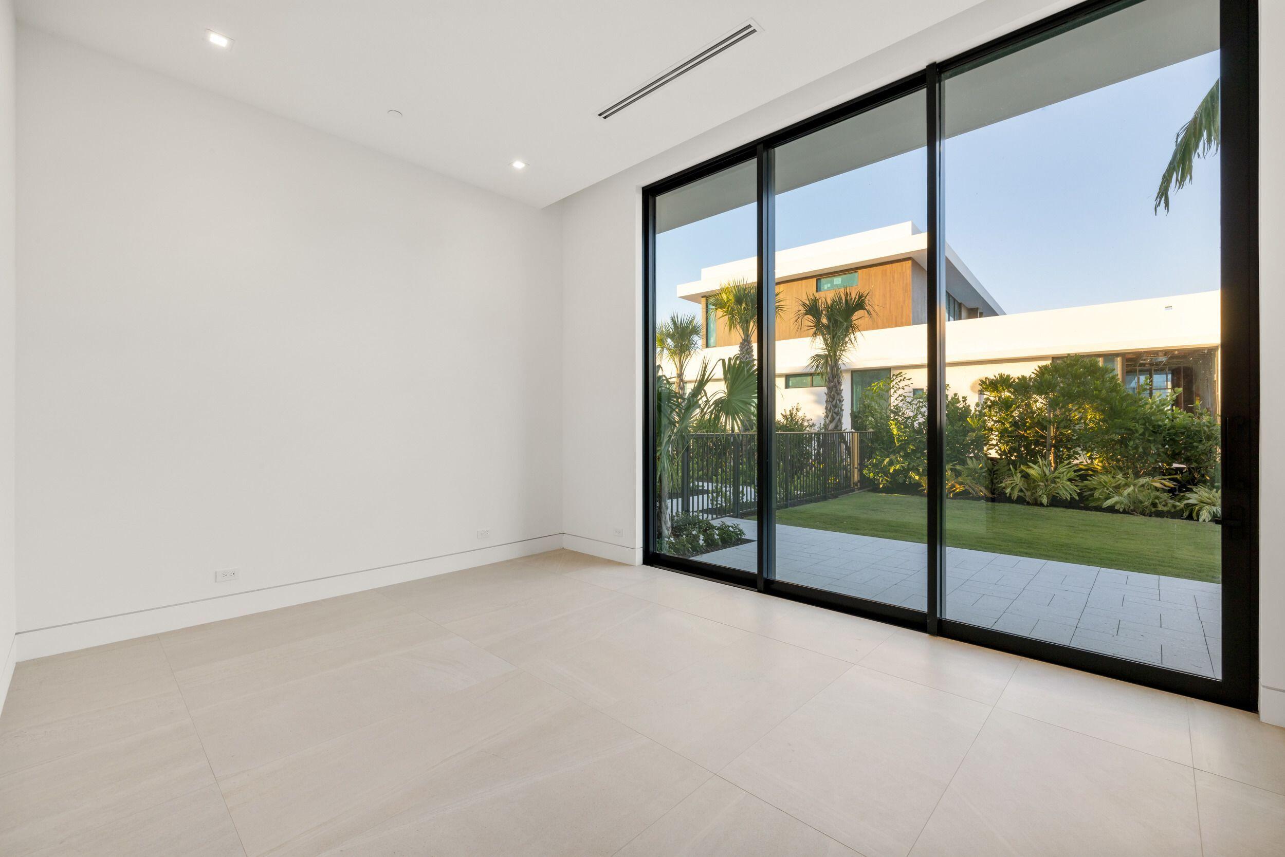 PANTHER NATIONAL AT AVENIR POD - Residential