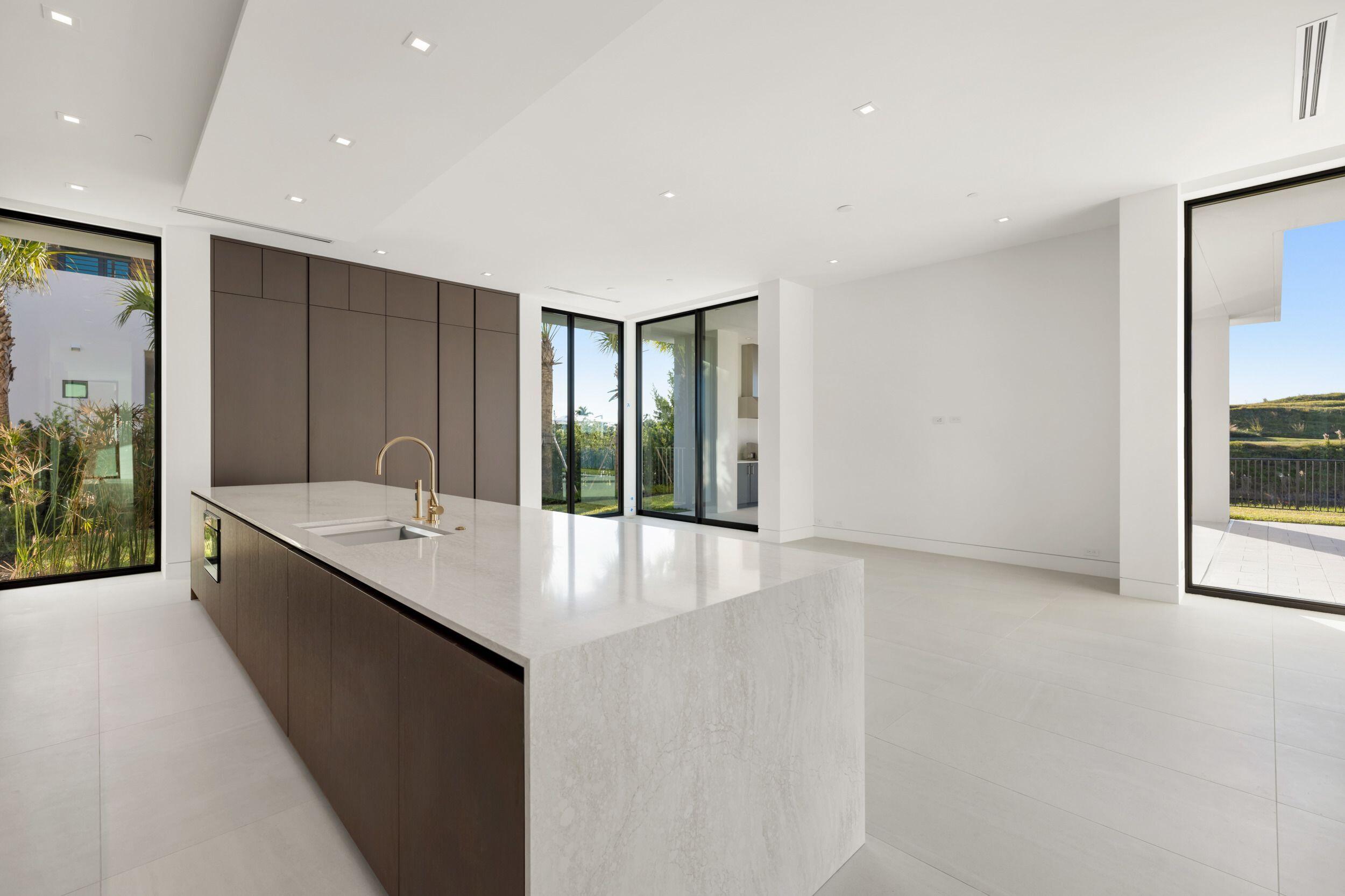 PANTHER NATIONAL AT AVENIR POD - Residential