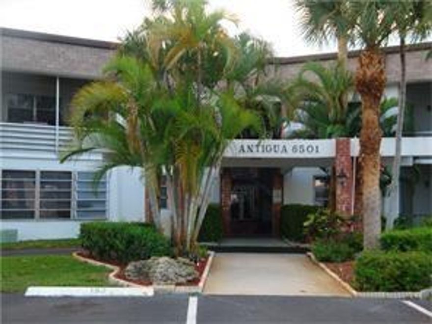 COZY 1/1 FURNISHED,TITLE FLOORS AND CARPET,RENOVATED KITCHEN,WASHER & DRYER IN BUILDING, GREAT AMMENITIES,GREAT LOCATION!!