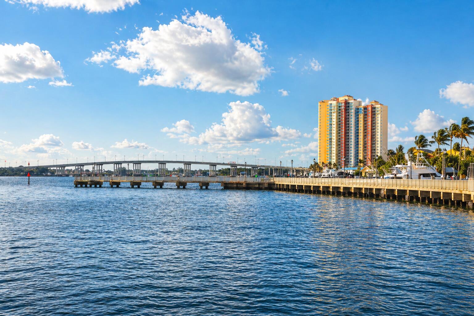 LAKE HARBOUR TOWERS - Residential