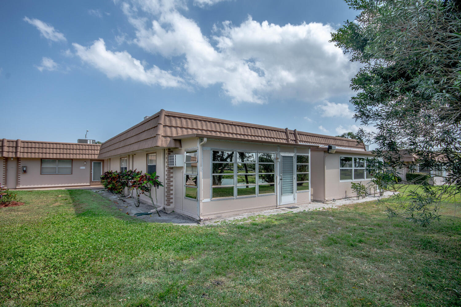 KINGS POINT SEVILLE CONDOS - Residential