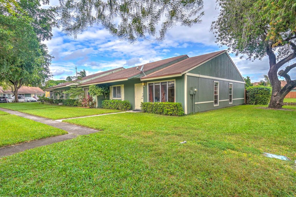 Photo of 4851 Orleans Court #D, West Palm Beach, FL 33415 (MLS # R11135461)