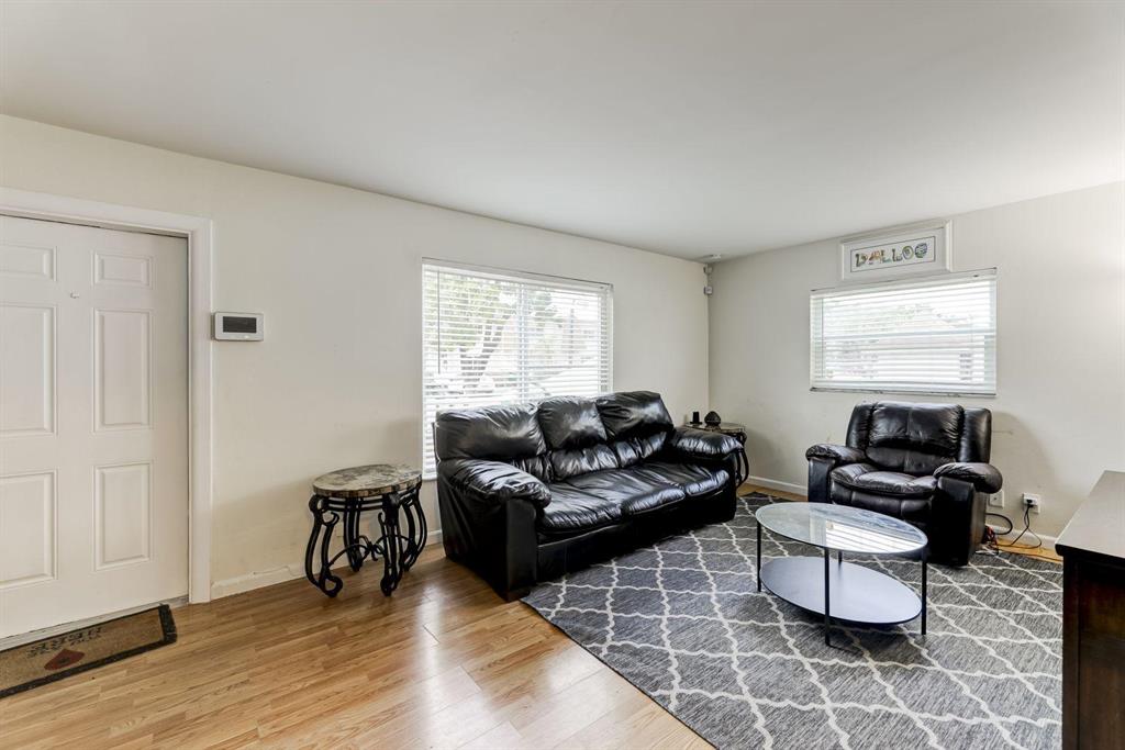 TOWNHOUSES OF ORIOLE - Residential