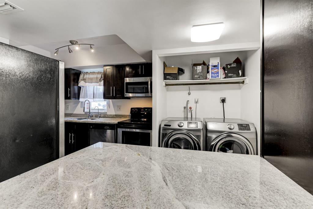 TOWNHOUSES OF ORIOLE - Residential