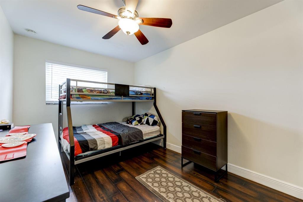 TOWNHOUSES OF ORIOLE - Residential