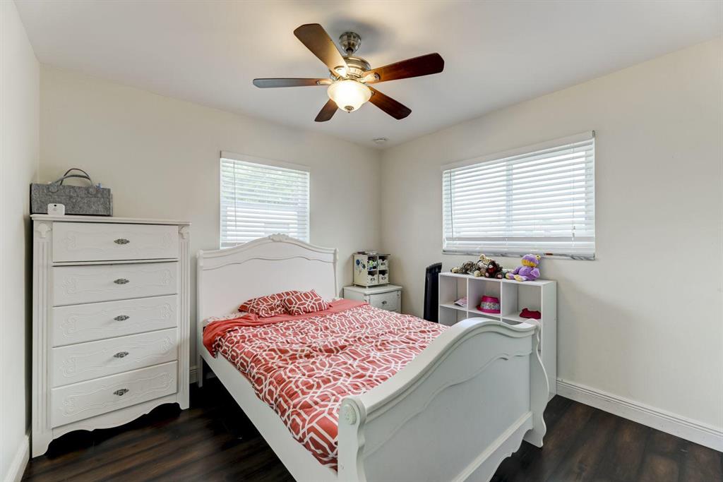 TOWNHOUSES OF ORIOLE - Residential