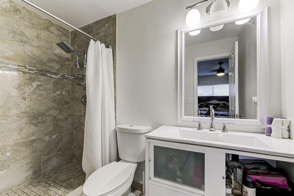 TOWNHOUSES OF ORIOLE - Residential