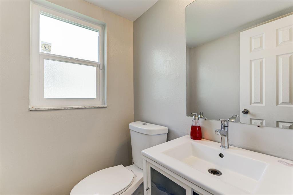 TOWNHOUSES OF ORIOLE - Residential