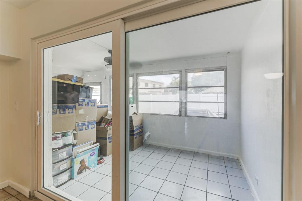 TOWNHOUSES OF ORIOLE - Residential