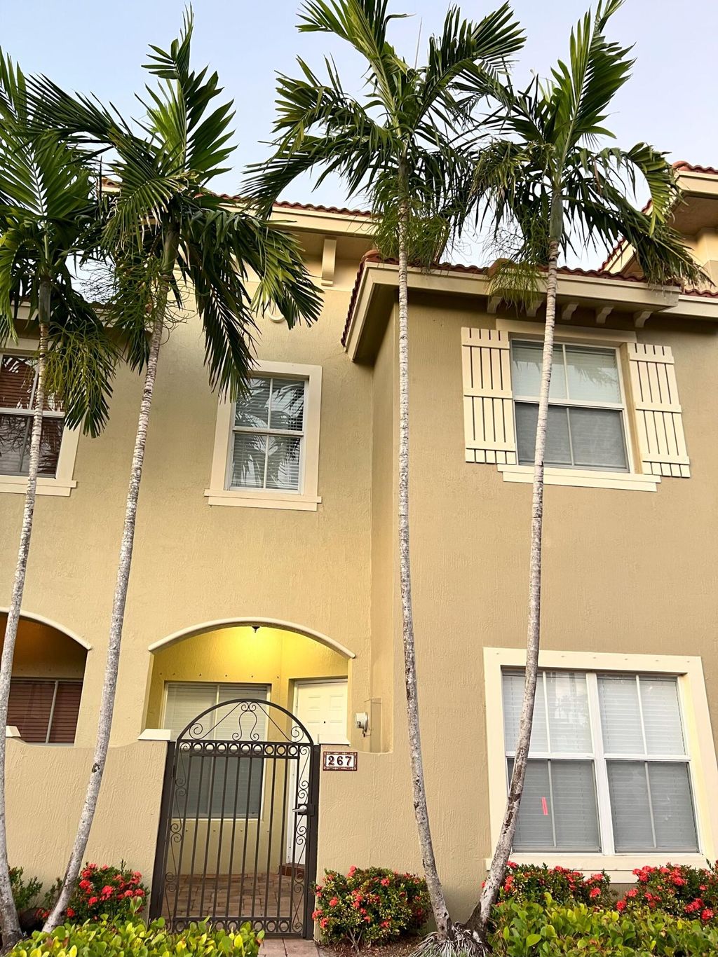 Photo of 267 Lake Monterey Circle, Boynton Beach, FL 33426 (MLS # R11025281)