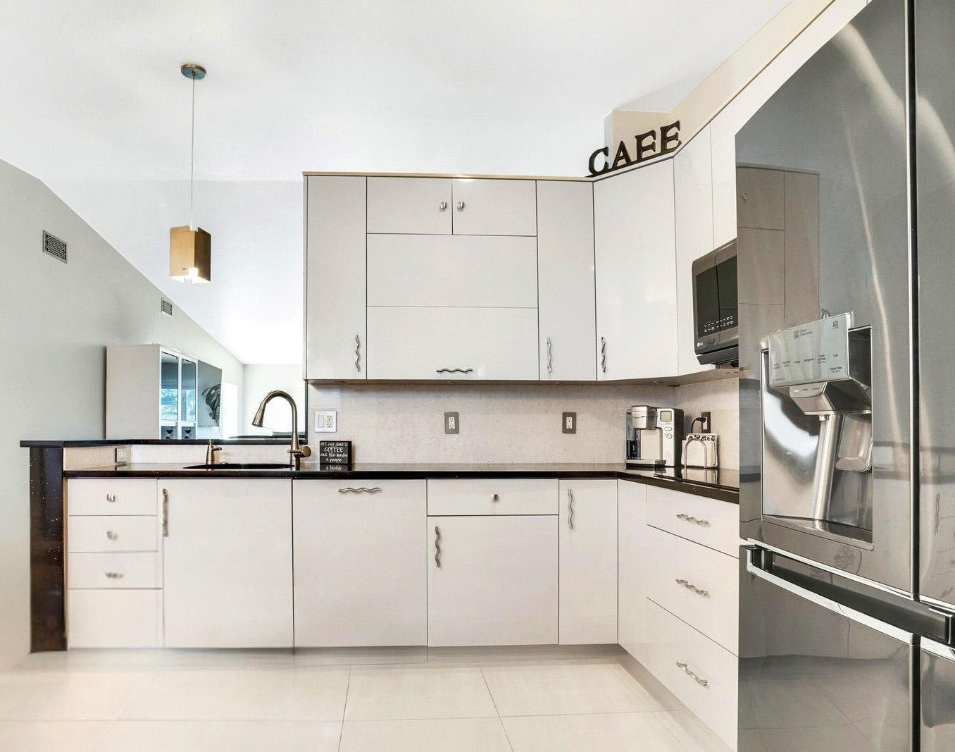 6140 Kings Gate Circle