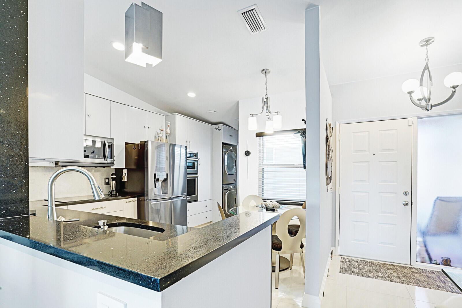 Huntington Pointe - Residential