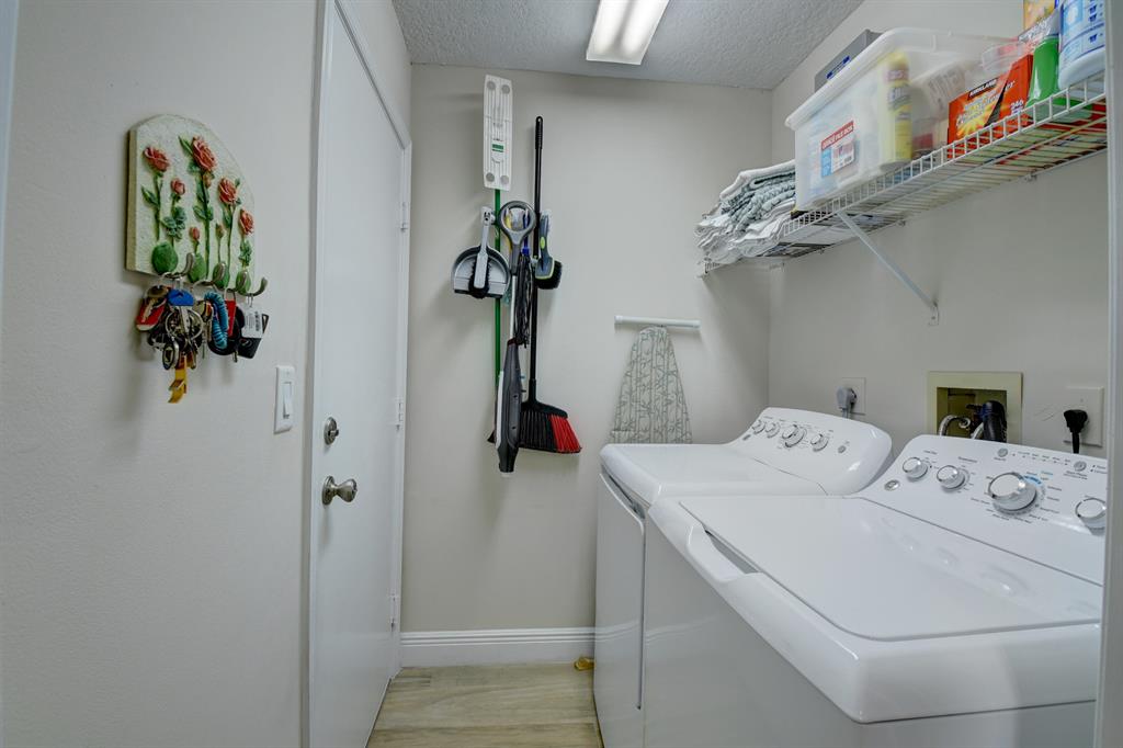 LAKESHORE NORTH - Residential