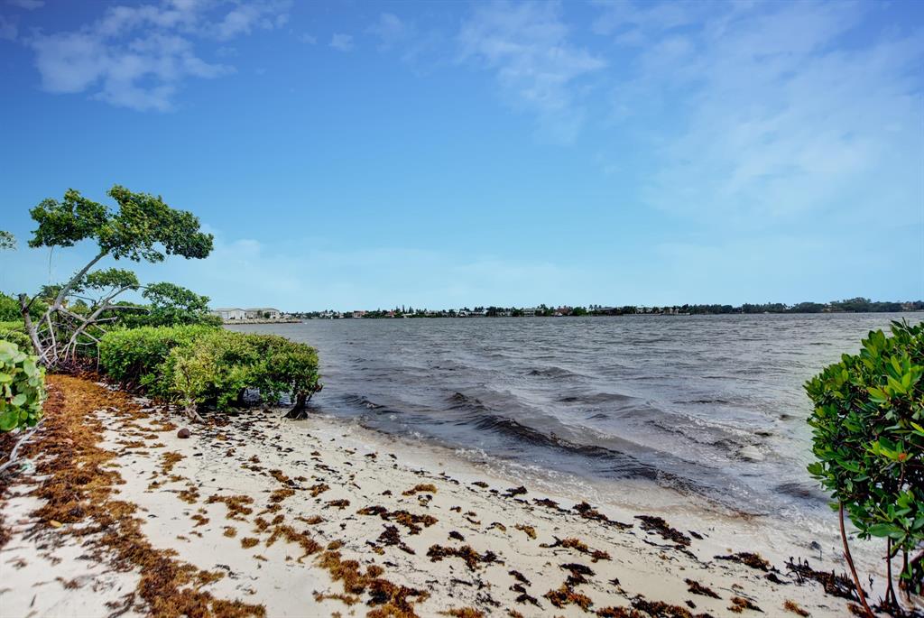 LAKESHORE NORTH - Residential