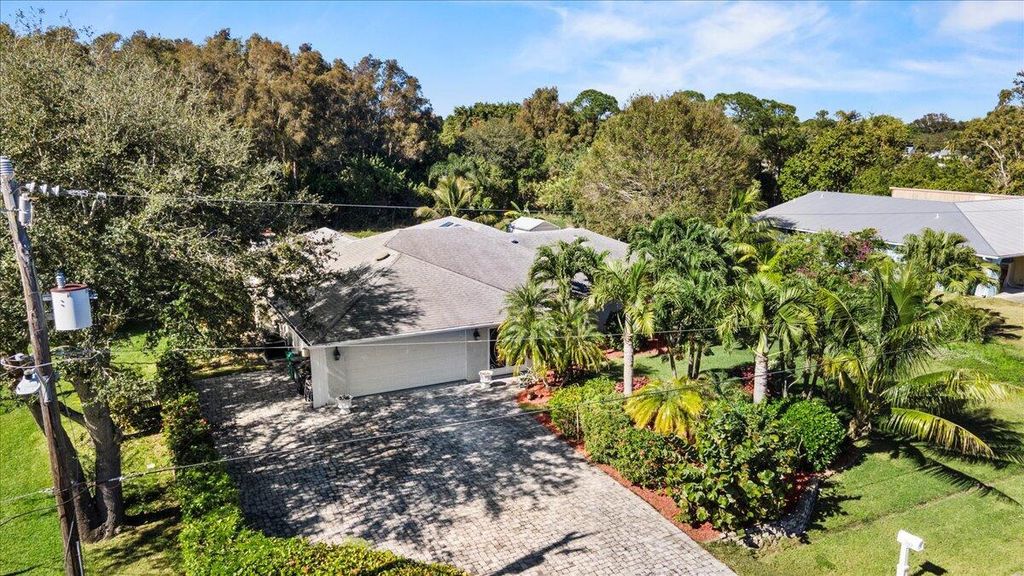 Photo of 2022 SE Hanford Road E, Port Saint Lucie, FL 34952 (MLS # R11042626)