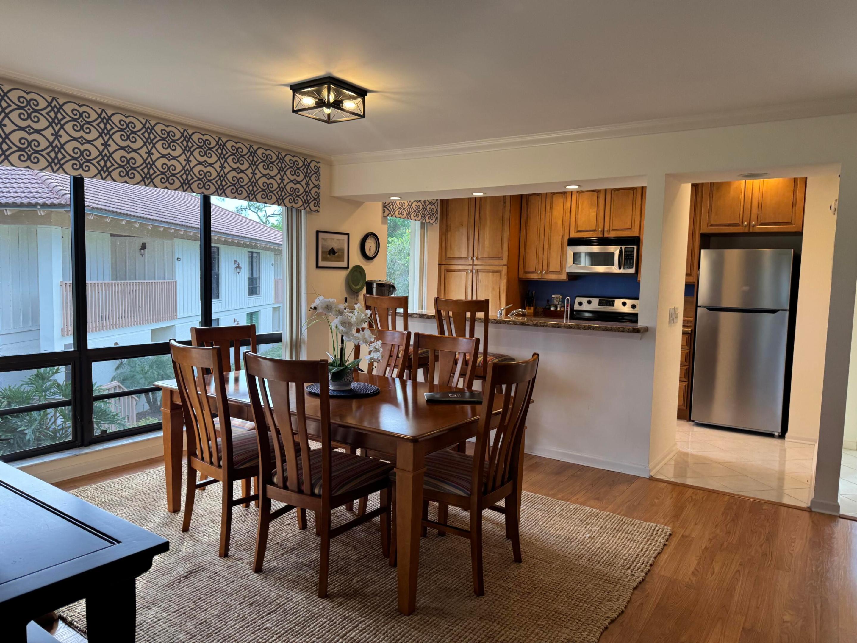 428 Brackenwood Lane S