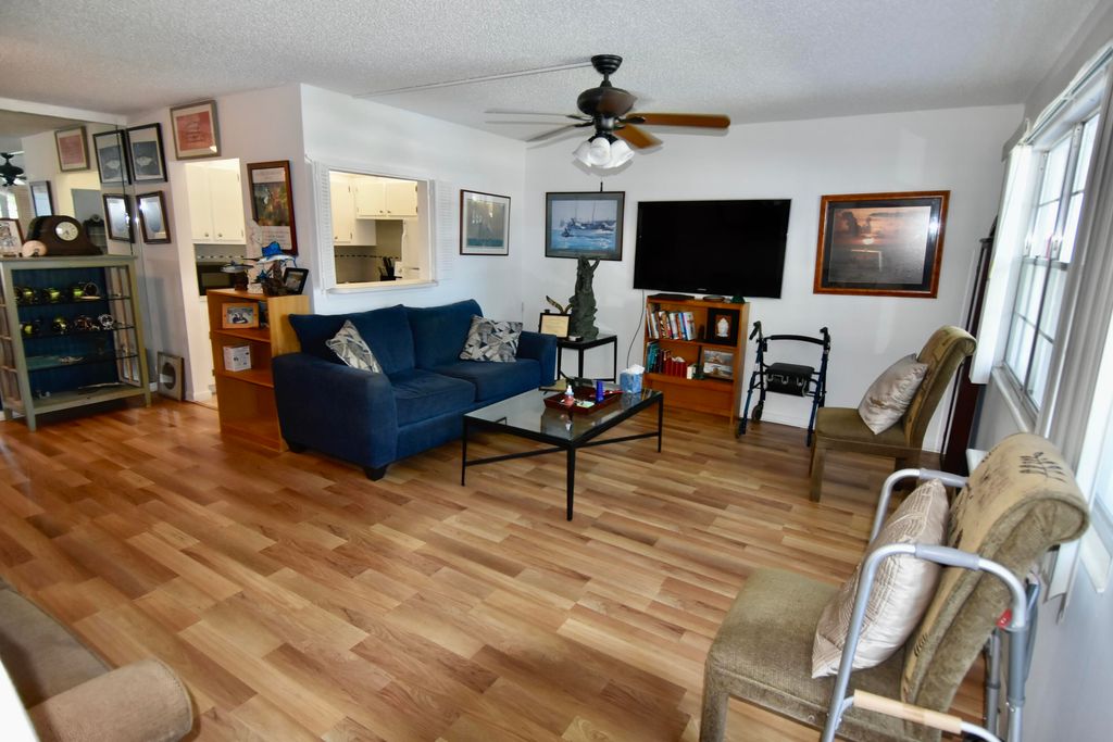 Photo of 51 Oakridge E #51, Deerfield Beach, FL 33442 (MLS # R10982035)