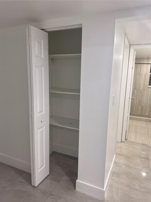 LAKEWOOD ON THE GREEN CON - Residential