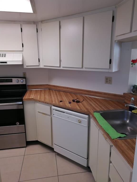 Breezes At Palm Aire Cond - Residential Lease