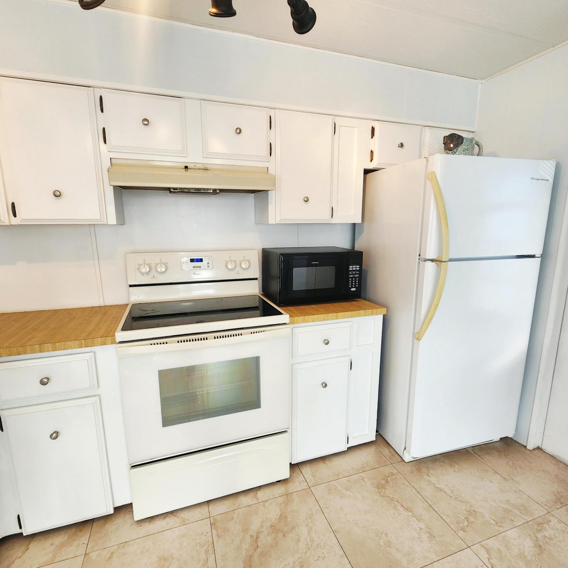 Spanish Lakes Golf Village - Residential