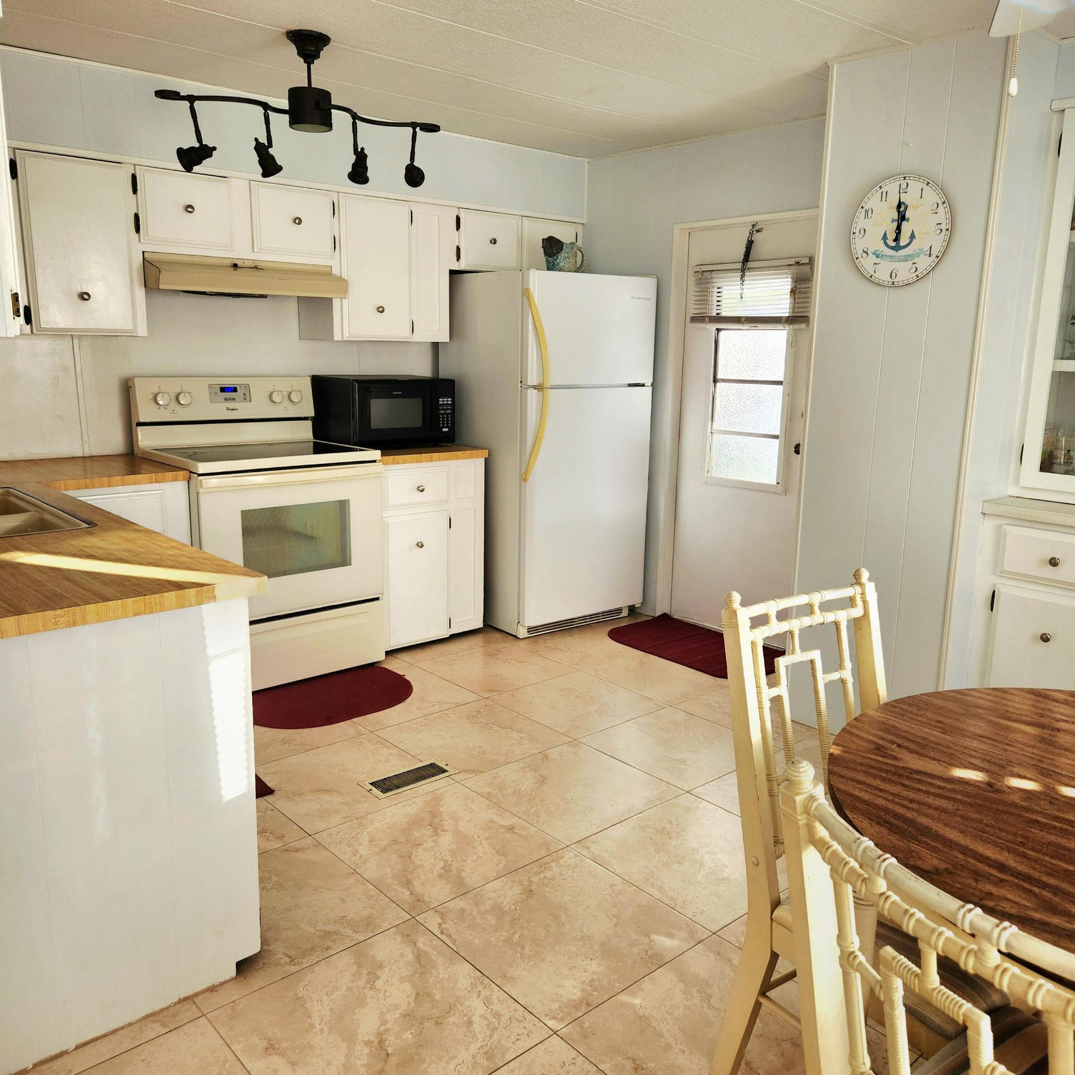 Spanish Lakes Golf Village - Residential