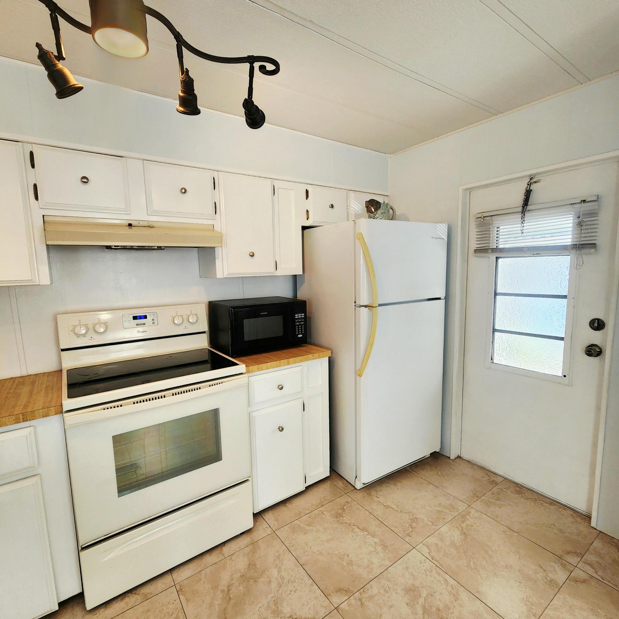 Spanish Lakes Golf Village - Residential