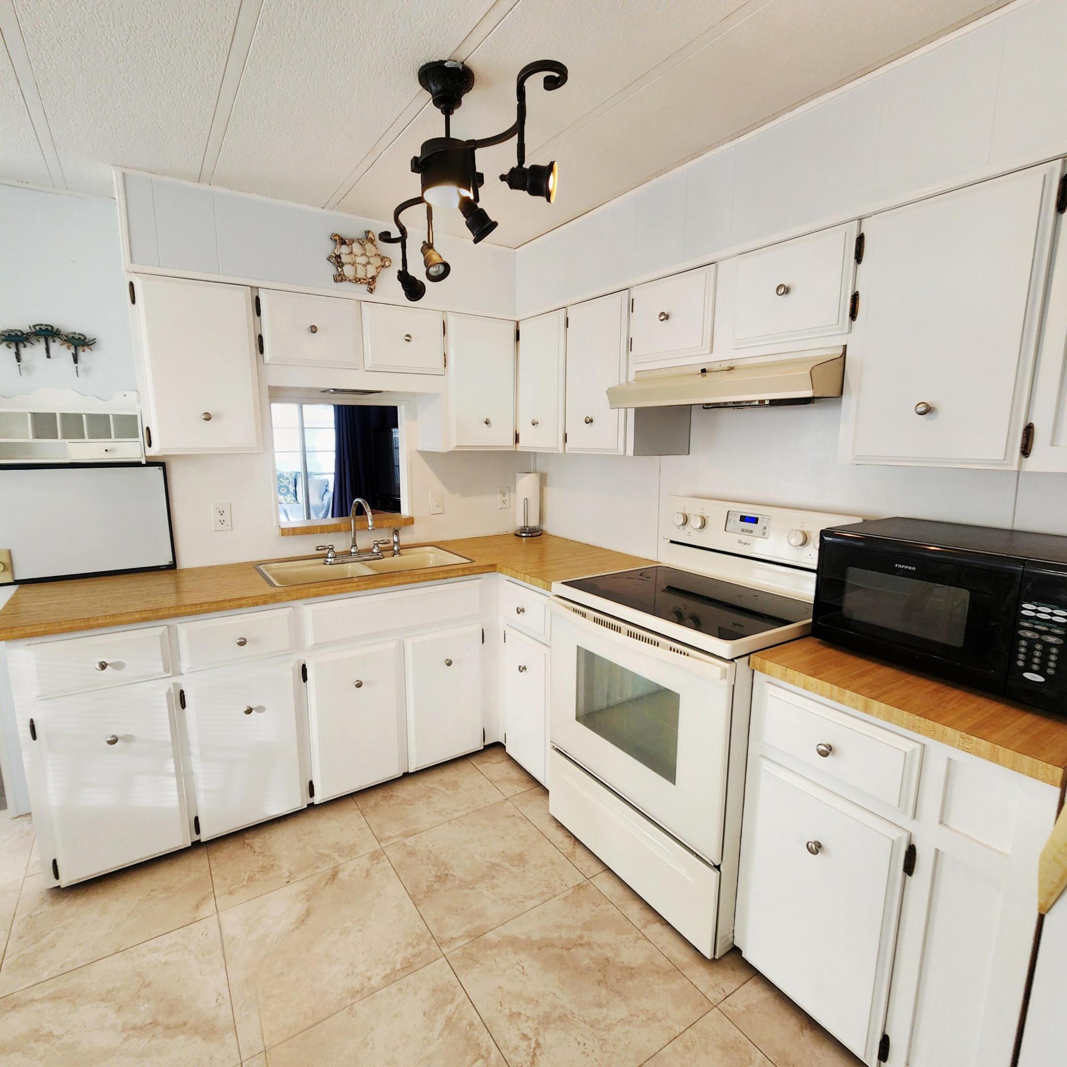 Spanish Lakes Golf Village - Residential