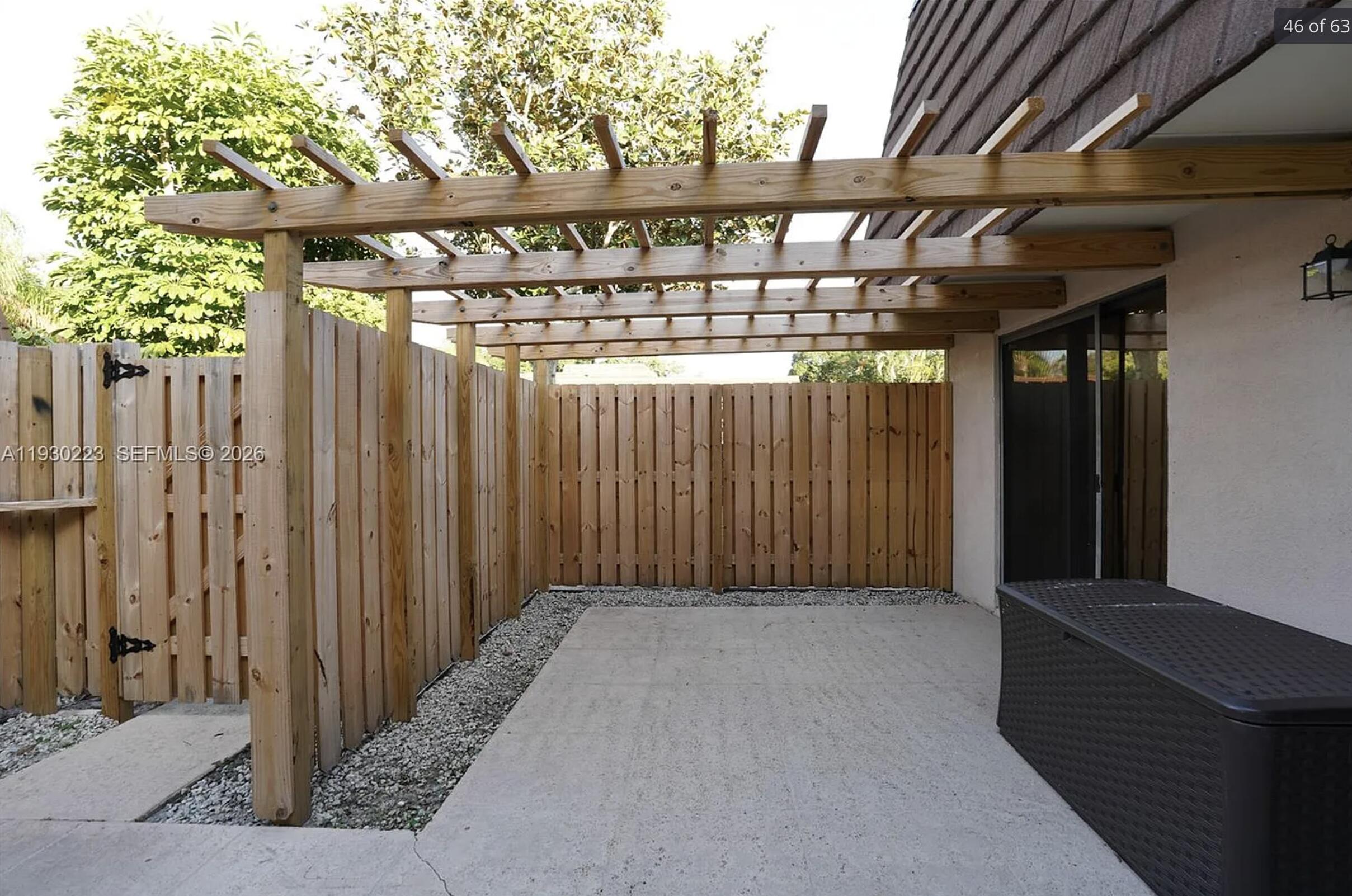 GARDEN LAKES AND GARDEN SQUARE SHOPS - Residential