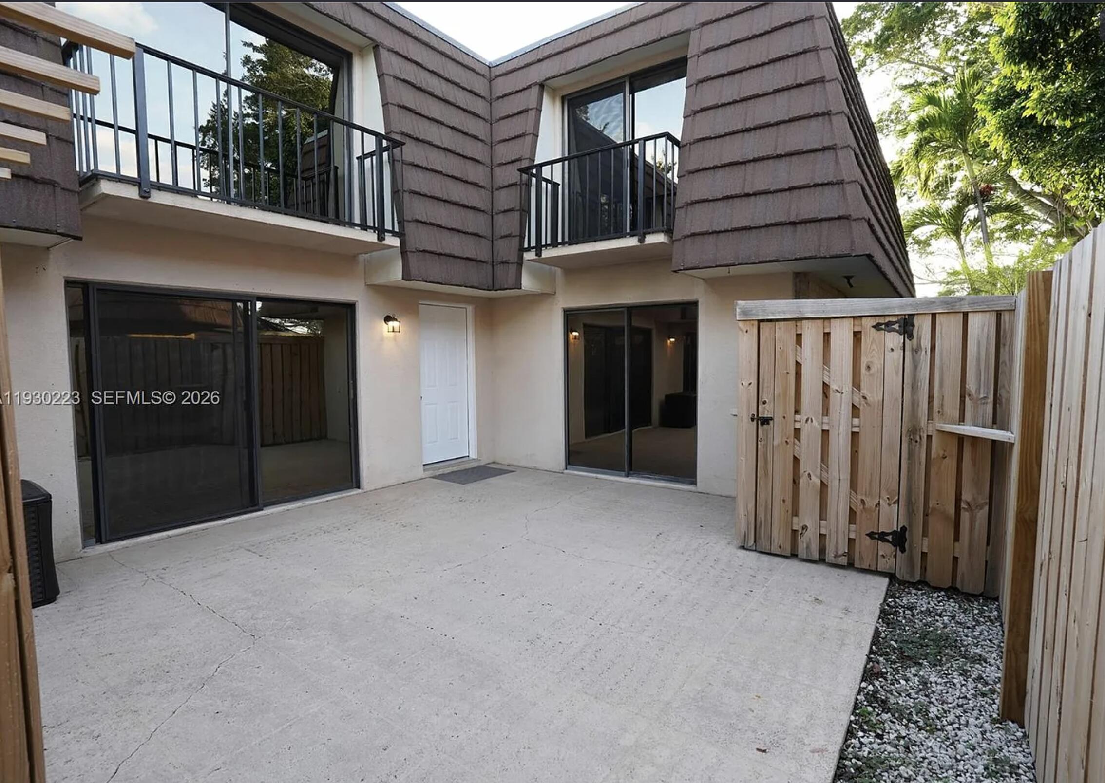 GARDEN LAKES AND GARDEN SQUARE SHOPS - Residential