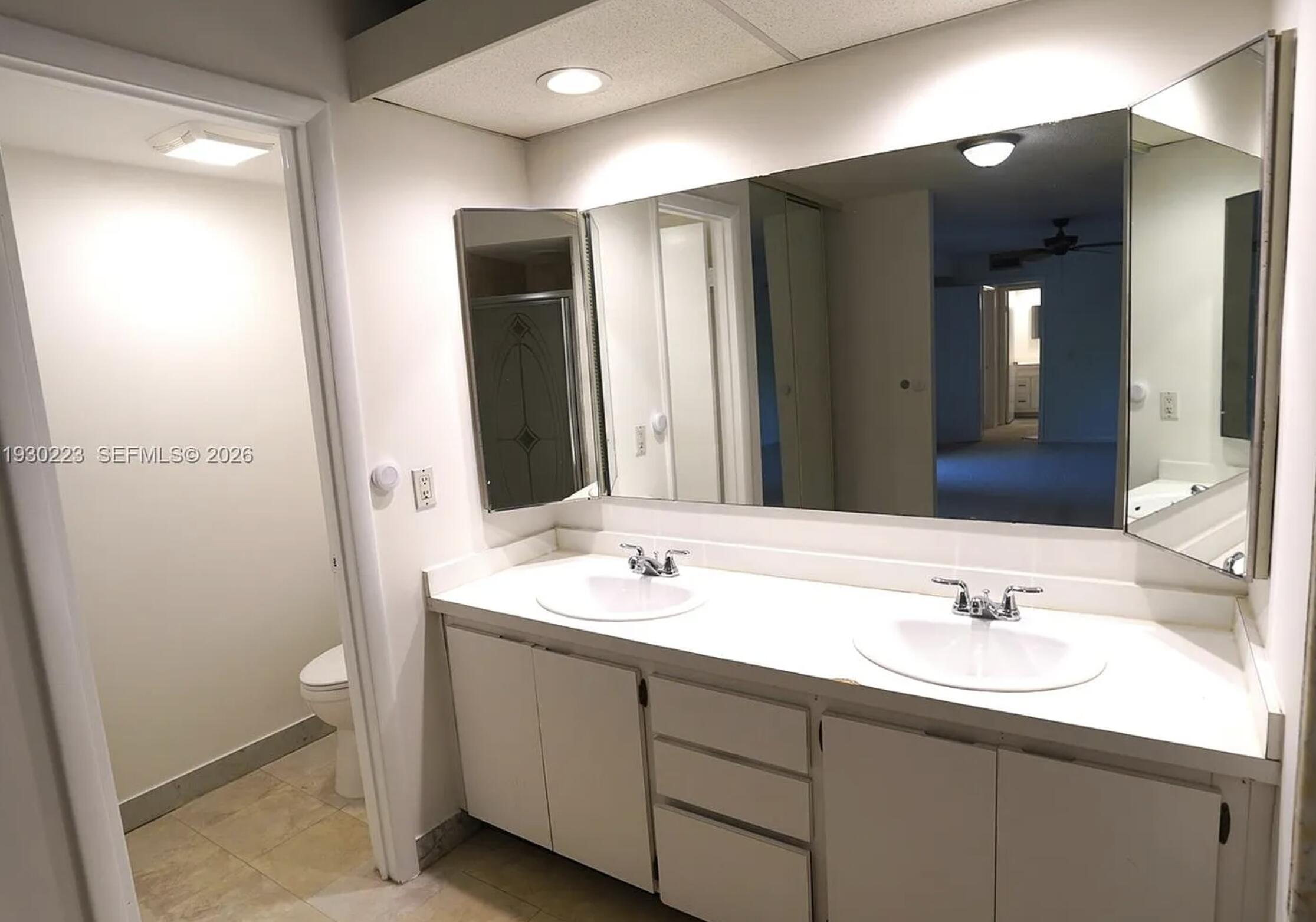 GARDEN LAKES AND GARDEN SQUARE SHOPS - Residential