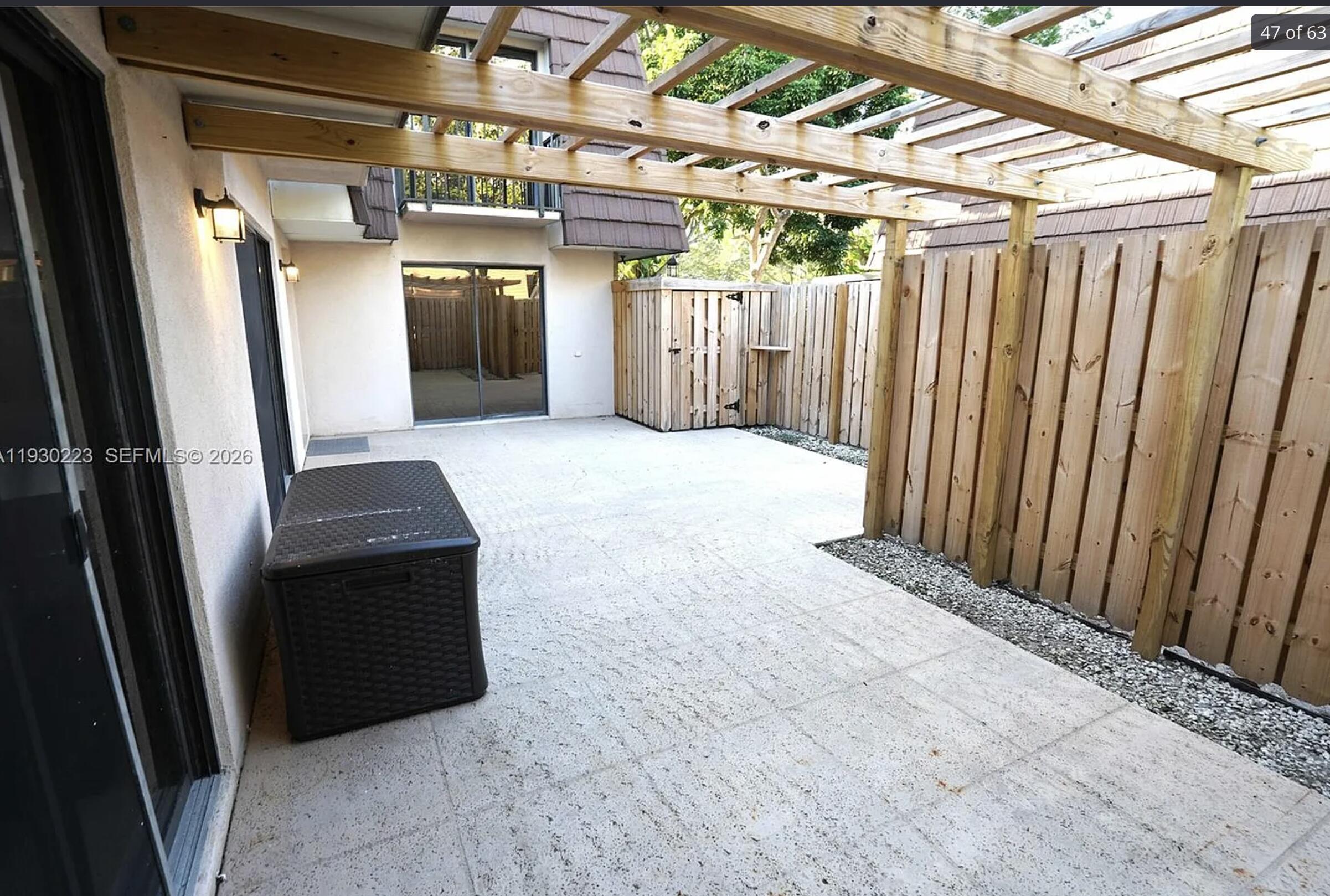 GARDEN LAKES AND GARDEN SQUARE SHOPS - Residential