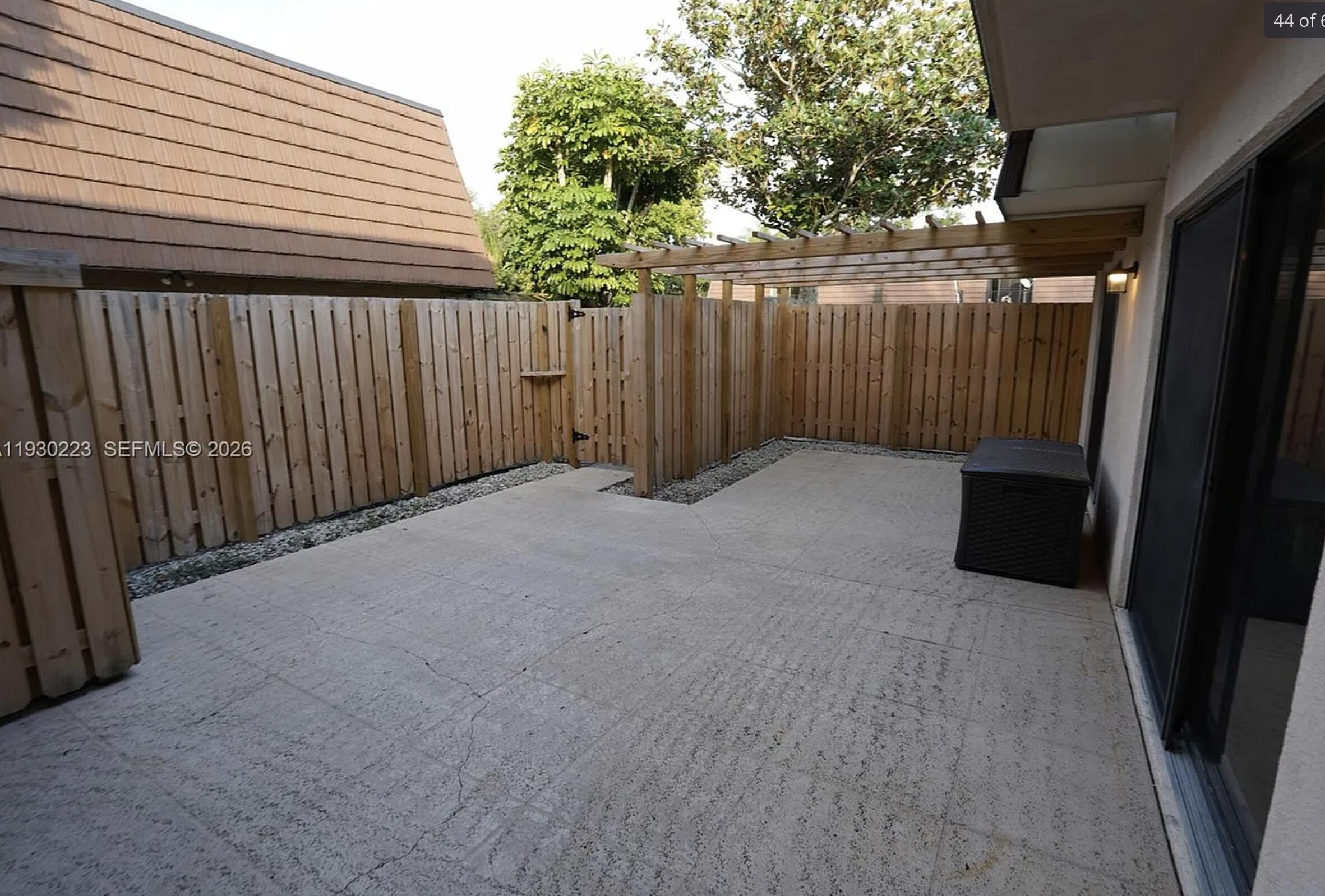 GARDEN LAKES AND GARDEN SQUARE SHOPS - Residential