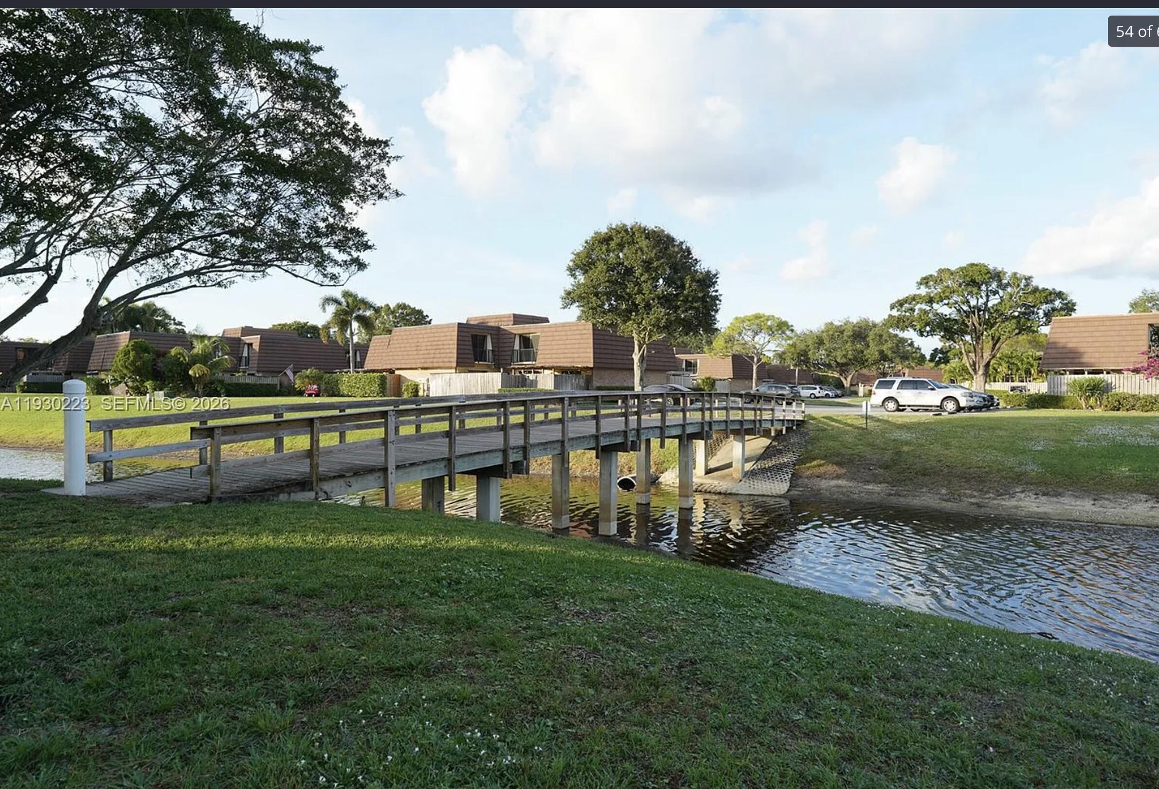 GARDEN LAKES AND GARDEN SQUARE SHOPS - Residential
