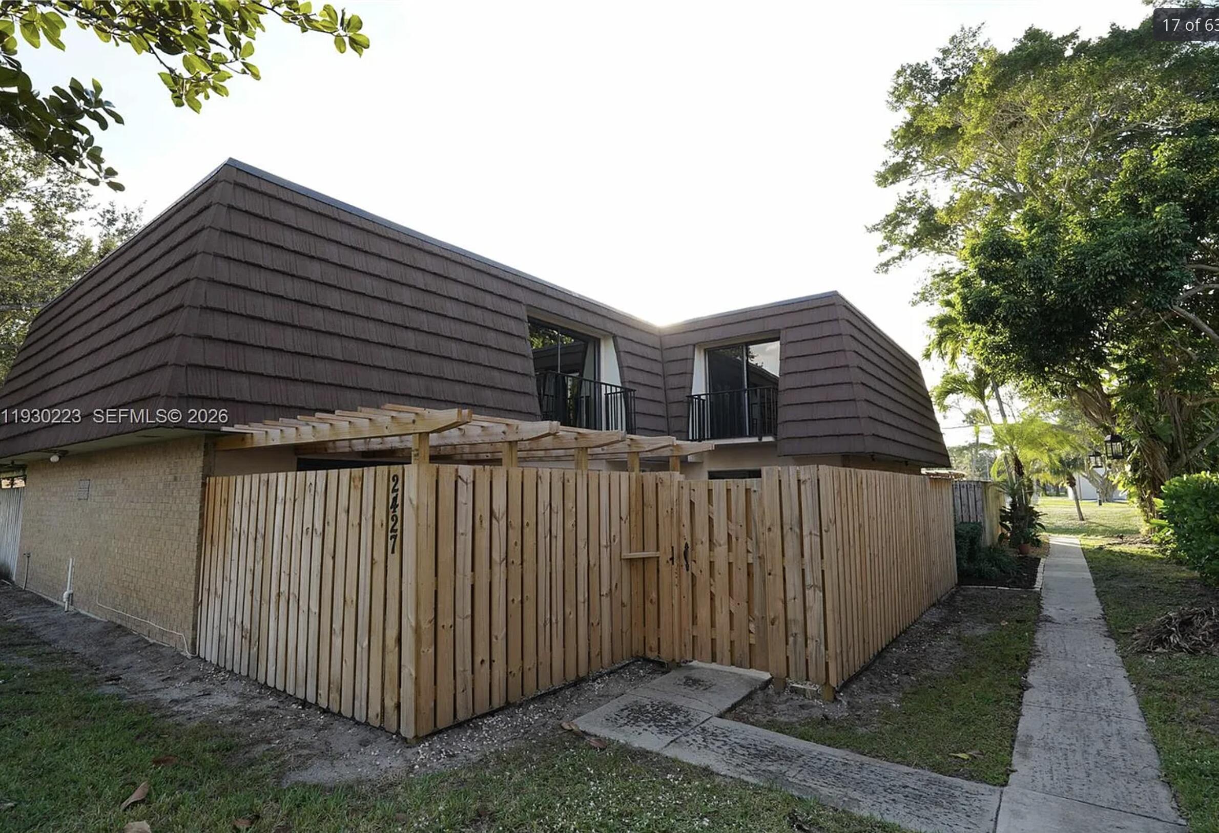 GARDEN LAKES AND GARDEN SQUARE SHOPS - Residential