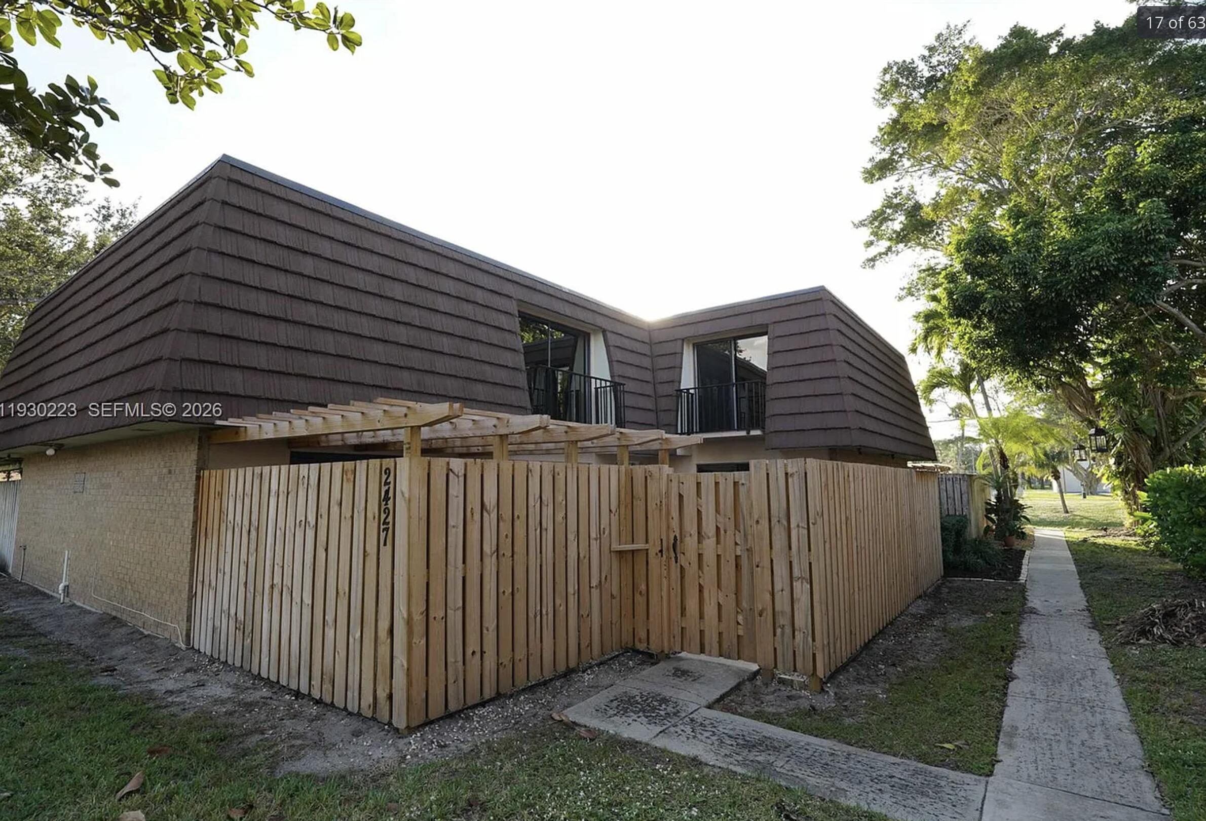 GARDEN LAKES AND GARDEN SQUARE SHOPS - Residential