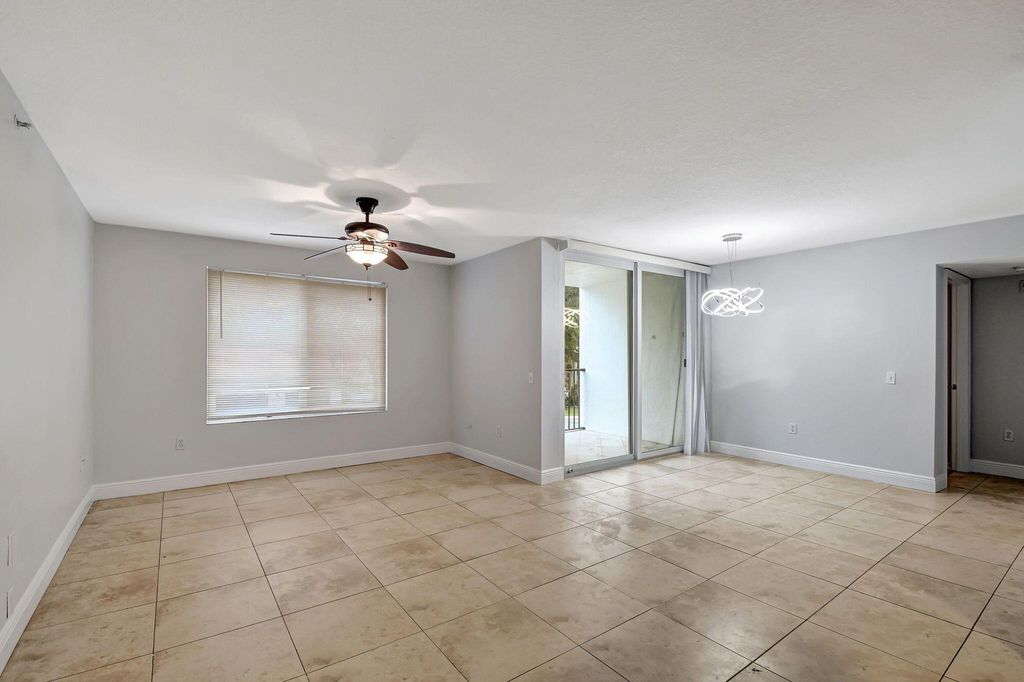 Photo of 109 Villa Circle, Boynton Beach, FL 33435 (MLS # R11041563)