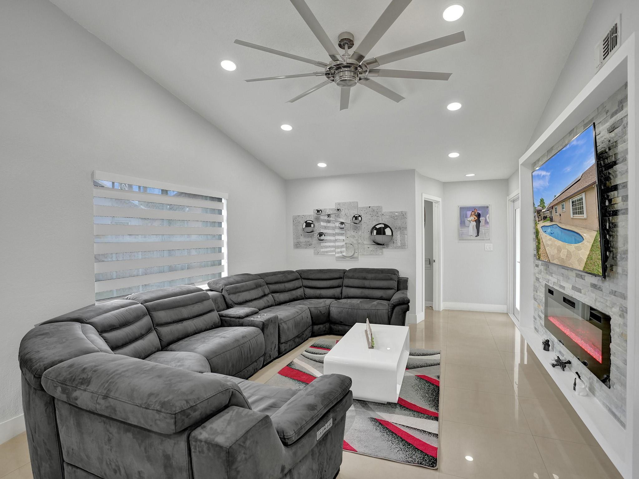 CITY OF LAUDERHILL SEC 1 - Residential