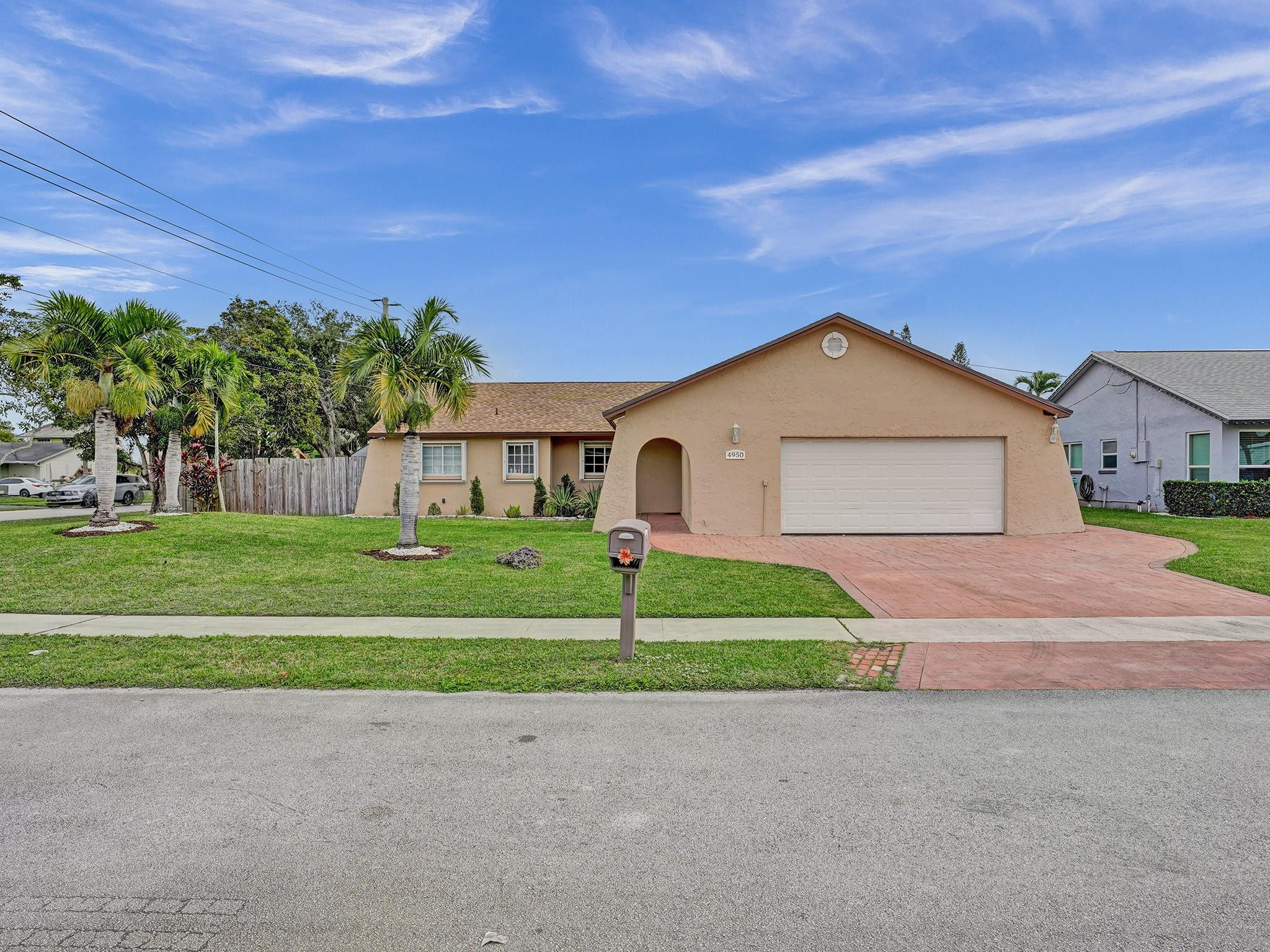 4950 NW 85th Terrace