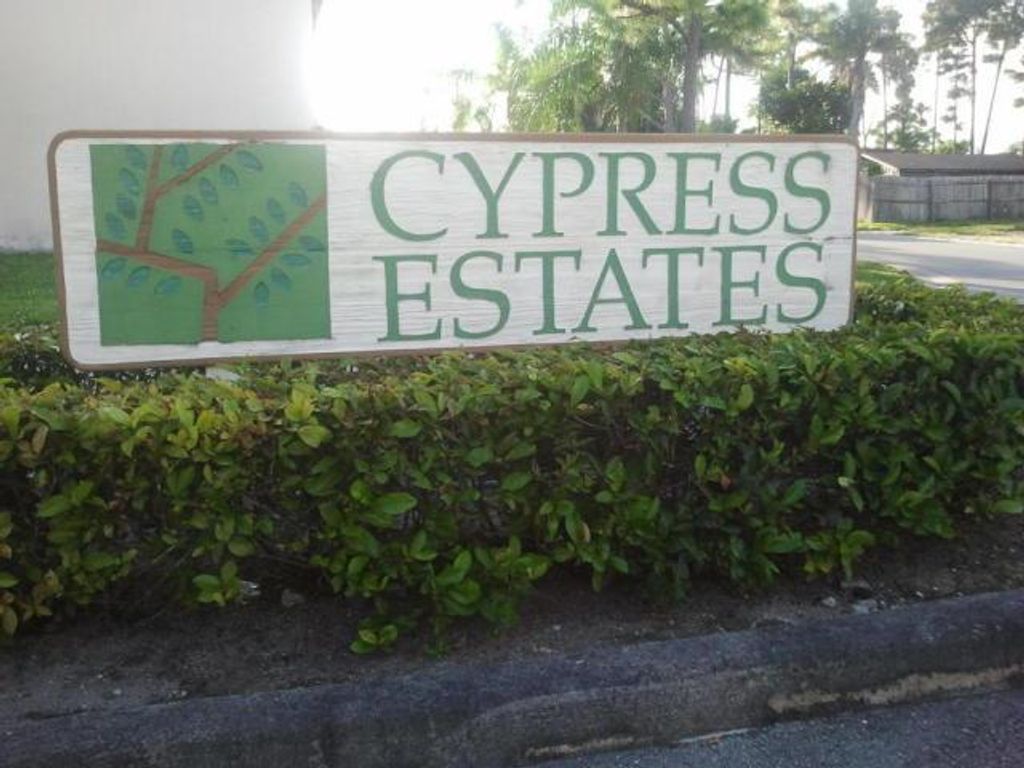 Photo of 910 Cypress Way Way E #E, Palm Springs, FL 33406 (MLS # R10883433)