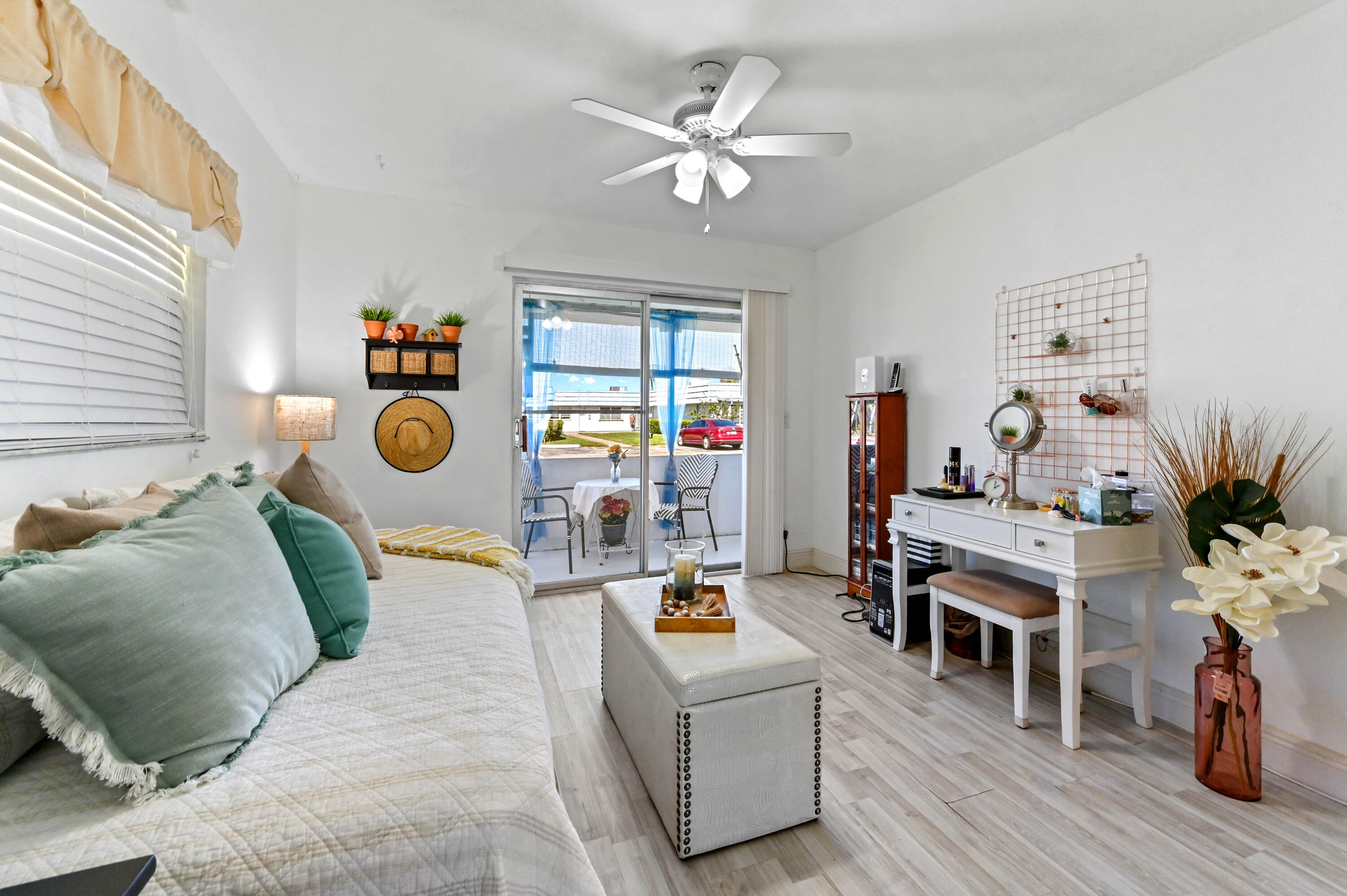 KINGS POINT - Residential