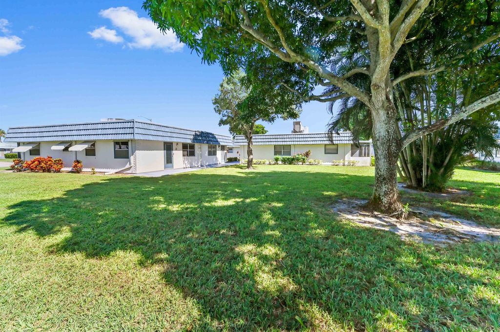 Photo of 48 Waterford B, Delray Beach, FL 33446 (MLS # R11139133)