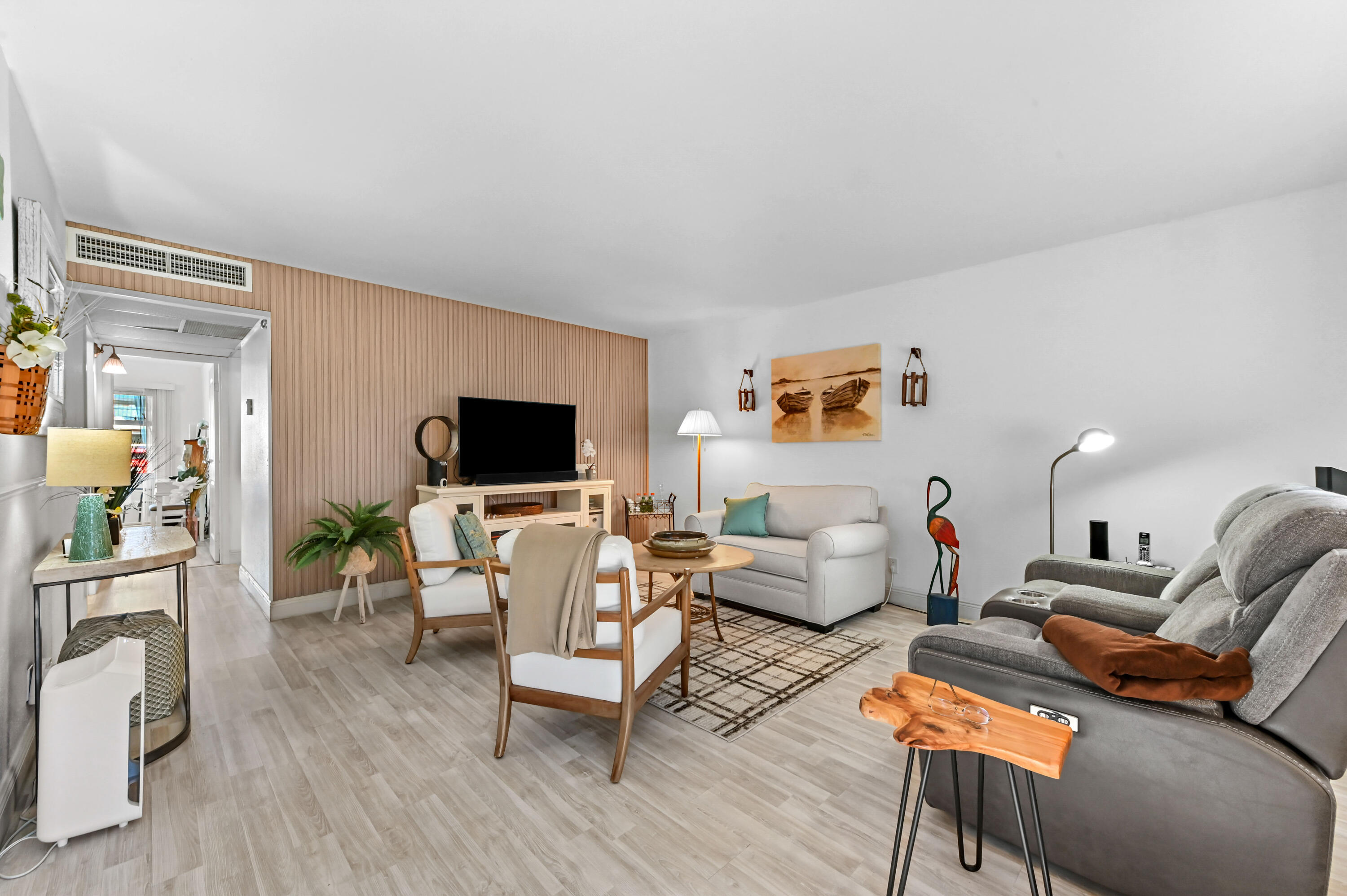 KINGS POINT - Residential