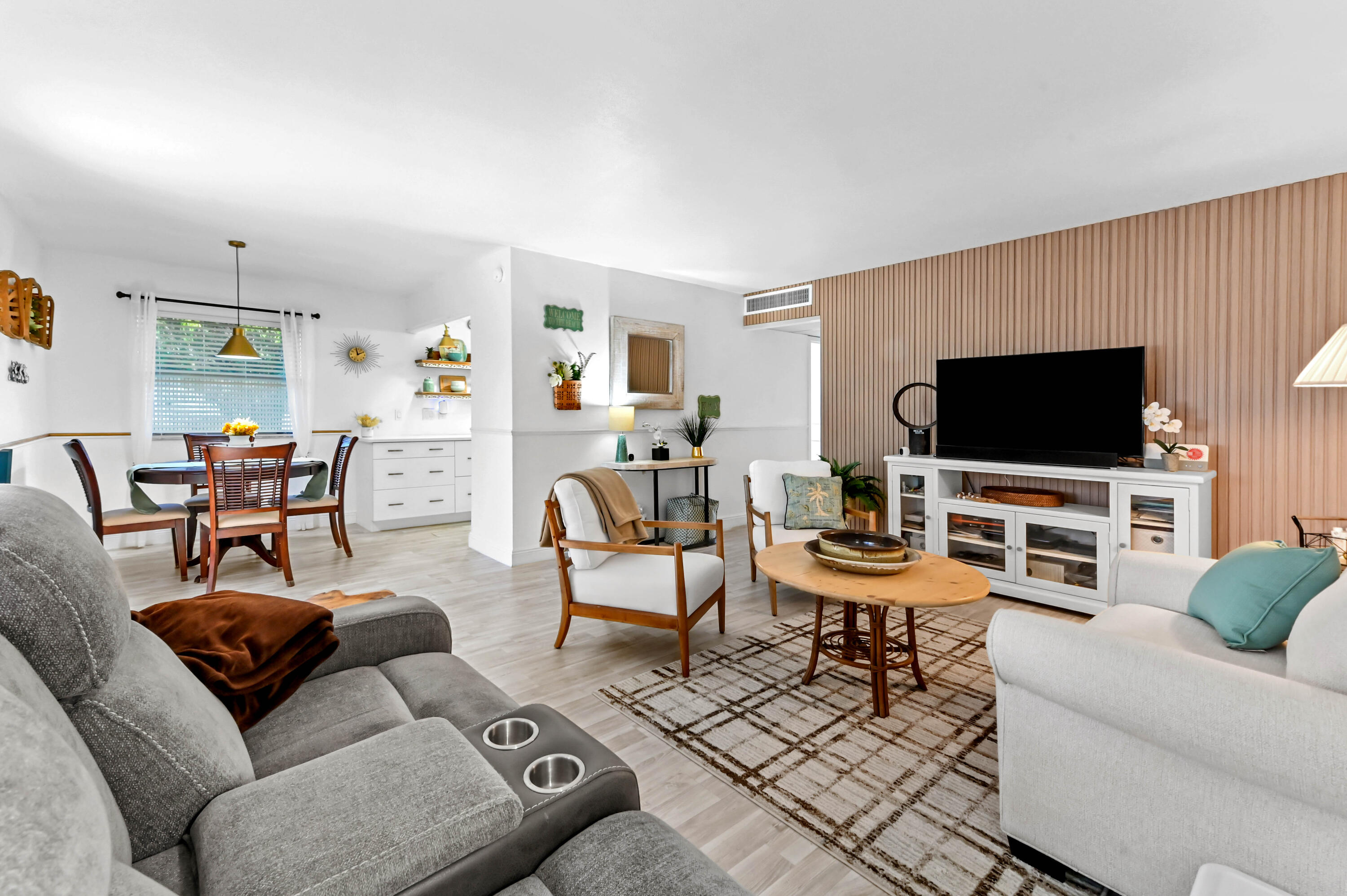 KINGS POINT - Residential